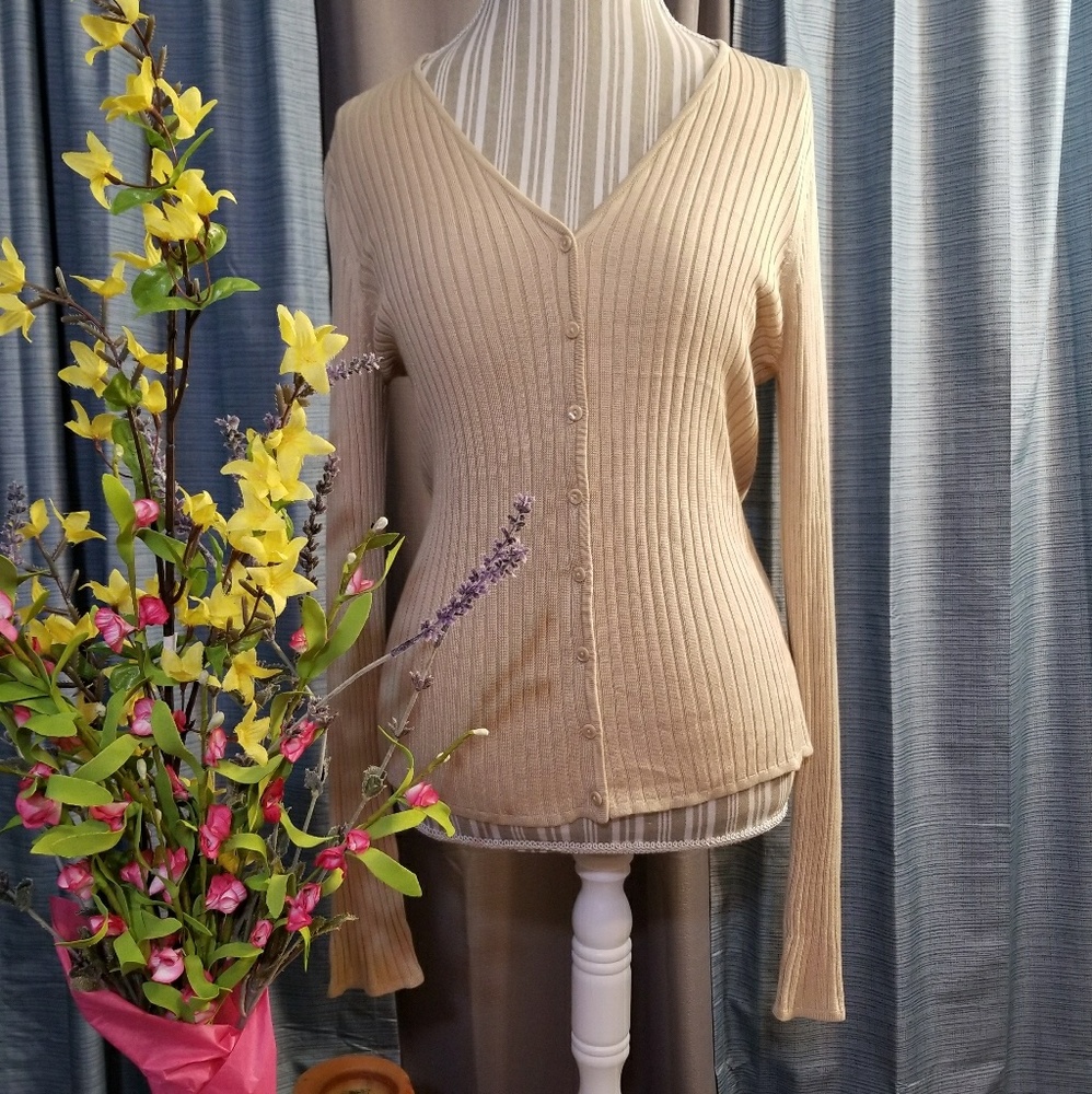 🌻🌺🌻AUGUST SILK LIKE NEW SILK BLEND CARDIGAN!!
